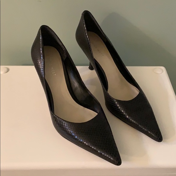 Nine West Shoes - Nine West Black Snakeskin Heels